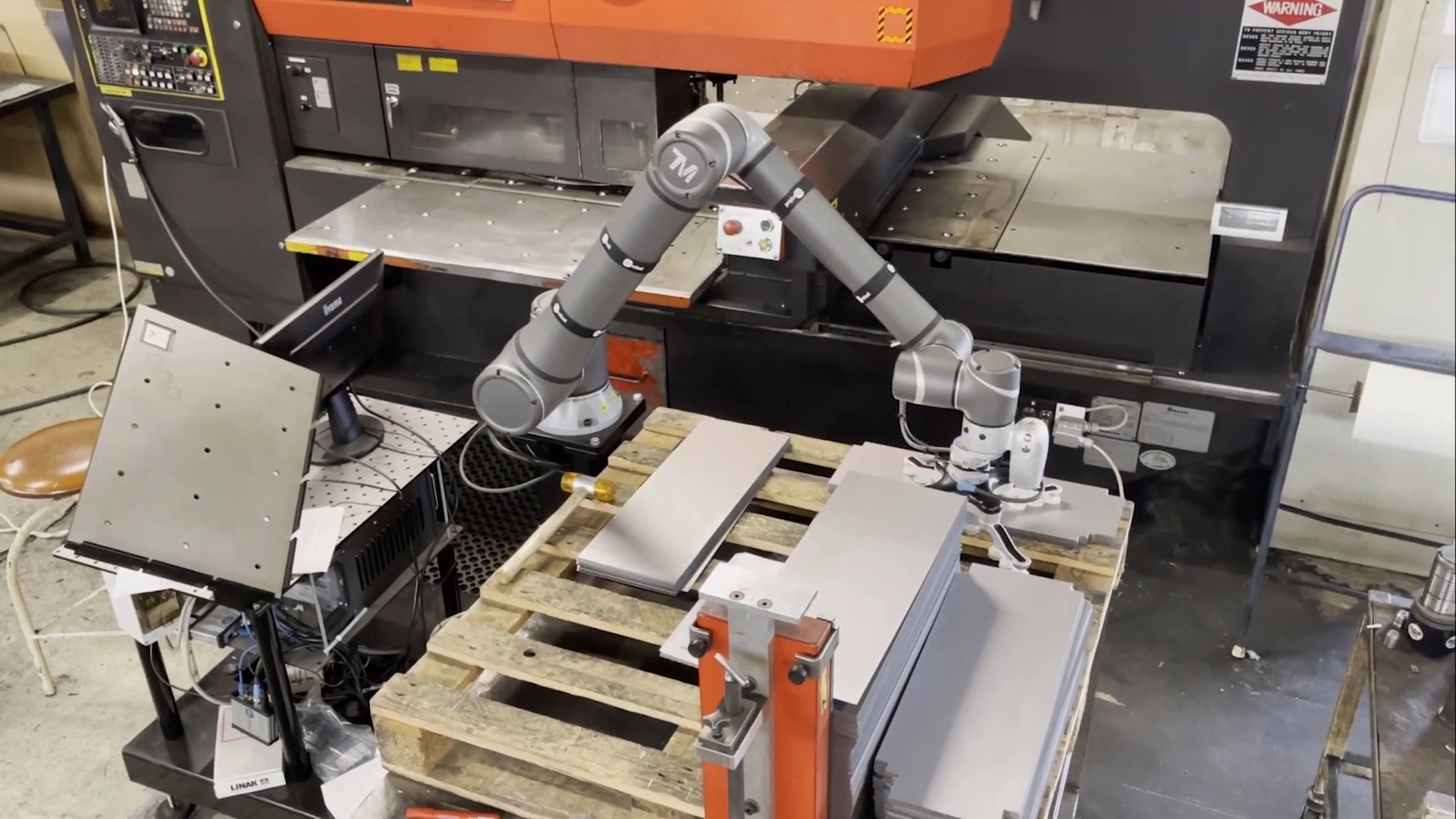 Obróbka blach CNC